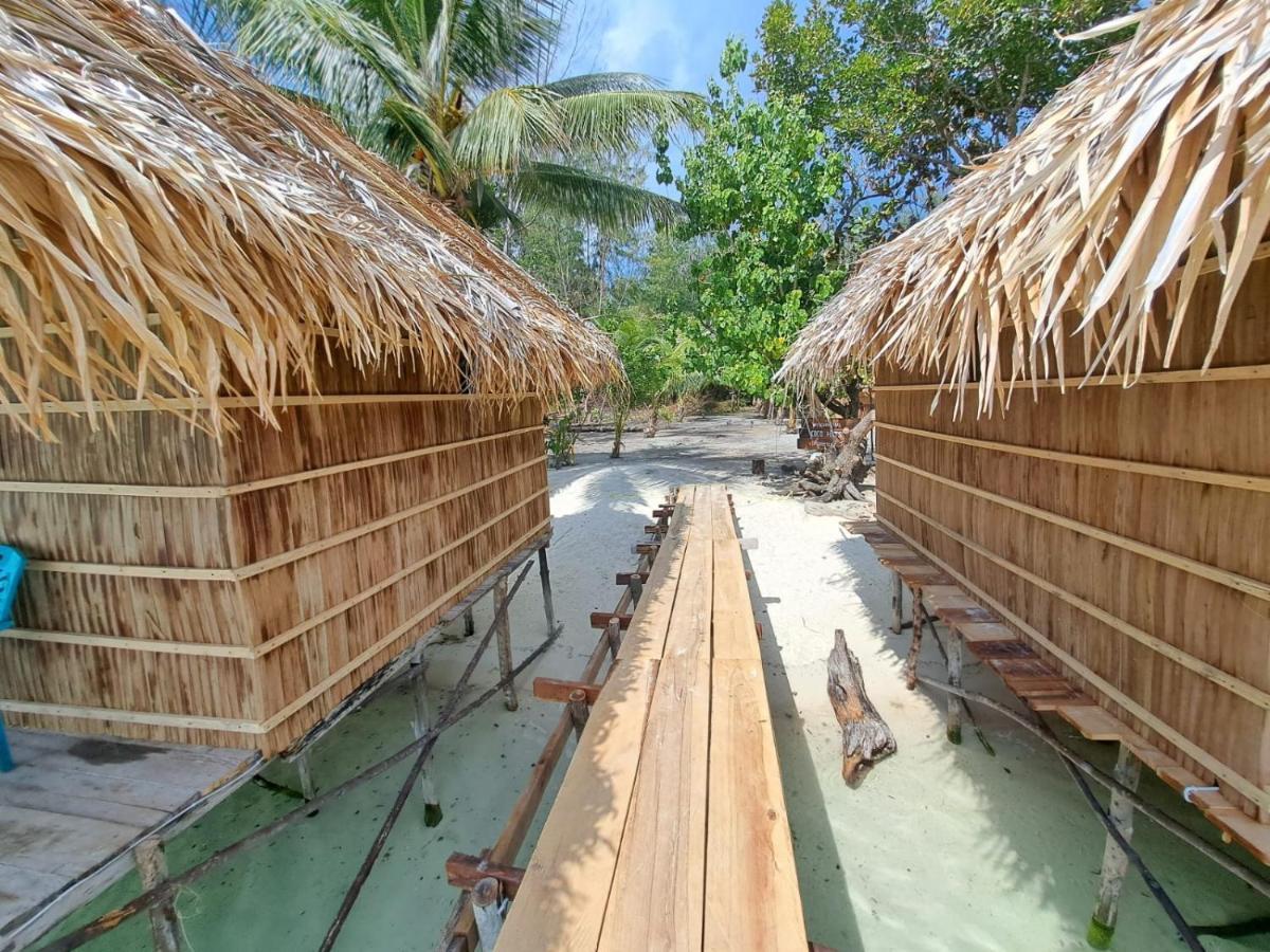 Coco Huts Guest House Waisai المظهر الخارجي الصورة